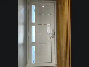 Porta de giro branca com vidro