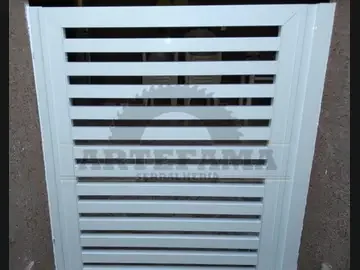 Portinhola ventilada branca de alumínio